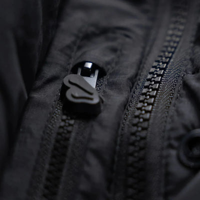 Syna World Logo Puffer Jacket - Blackout